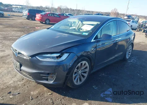 2017 Tesla Model X 100D/75D/90D z USA, uszkodzony, nr VIN 5YJXCAE27HF051515